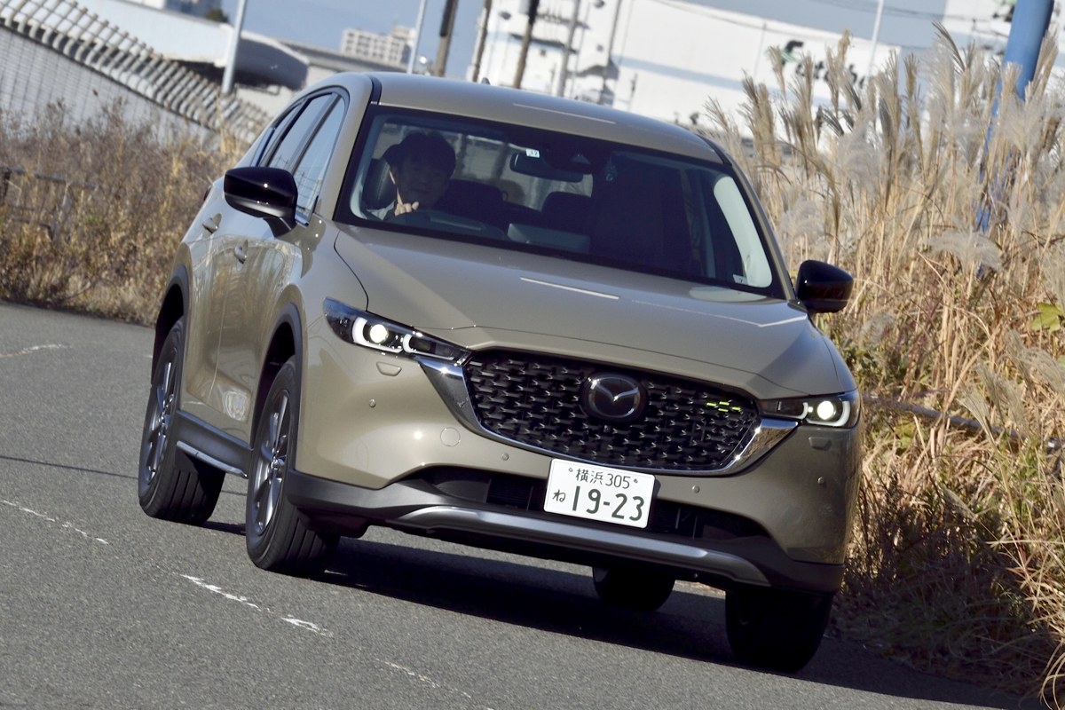 Cx 5vsrav4 アウトドアユーザーに向けた両モデルのパッケージングや走行面を徹底比較 Suvとして高い実力をつけたcx 5はrav4にどう立ち向かう 徹底比較 人気新型車比較22年 Mota
