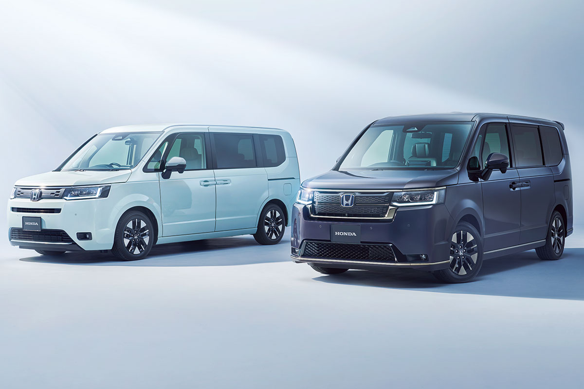 どこが違う 2つの顔が出来た新型ステップワゴン 精悍 な スパーダ と シンプル な エアー の外観を写真で見比べてみた 話題を先取り 新型車解説22 Mota