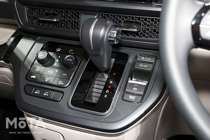 ホンダ 新型ステップワゴンの電子パーキングブレーキ