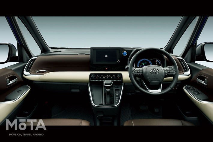 トヨタ 新型ノア／ヴォクシー「トヨタ 新型ノア Z（ハイブリッド・2WD・7人乗り）」内装色：ダークブラウン[2022年1月13日フルモデルチェンジ]