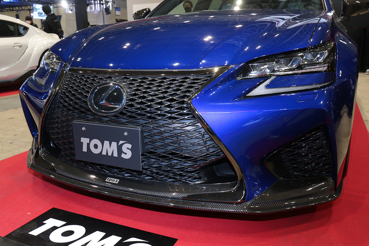 レーサー 中嶋一貴氏プロデュースのレクサス Gs Fコンプリートカーがtom S トムス から登場 新車より安く購入できるかもしれない究極のコンプリートカーだ 東京オートサロン22 話題を先取り 新型車解説22 Mota