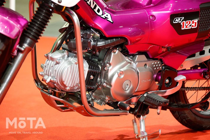 ショッキングピンクがまぶしい ハンバーグ師匠 井戸田 潤氏の ホンダ Ct125 ハンターカブ は 機能性 実用性も充実 東京アウトドアショー22 画像ギャラリー No 1 話題を先取り 新型車解説22 Mota
