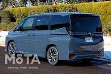 トヨタ 新型ノア／ヴォクシー「トヨタ 新型ヴォクシー Ｓ-Z（ハイブリッド・2WD・7人乗り）」[ボディカラー：マッシブグレー／2022年1月13日フルモデルチェンジ]