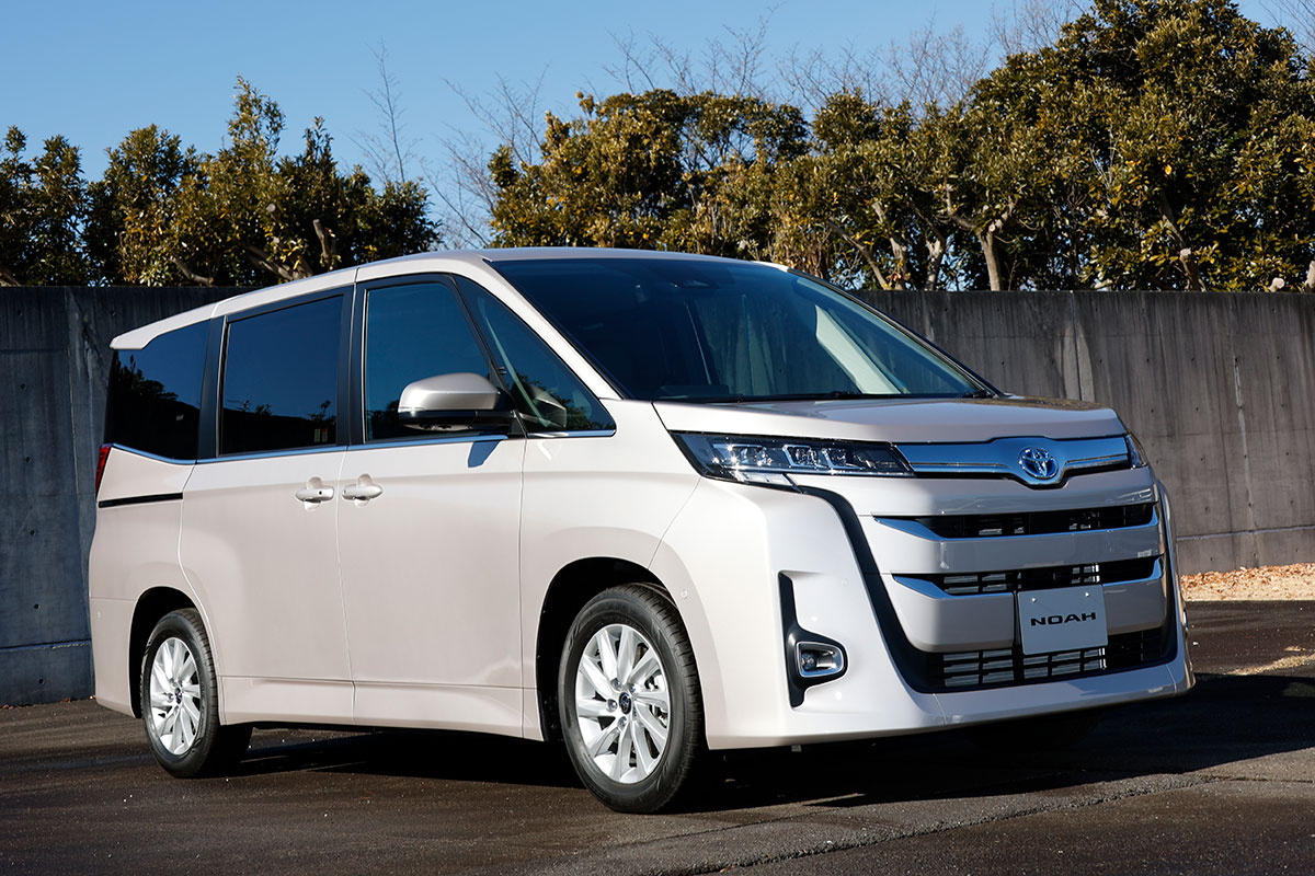 新型ノア／ヴォクシーの先進運転支援機能が最先端過ぎる！ 渋滞走行時 