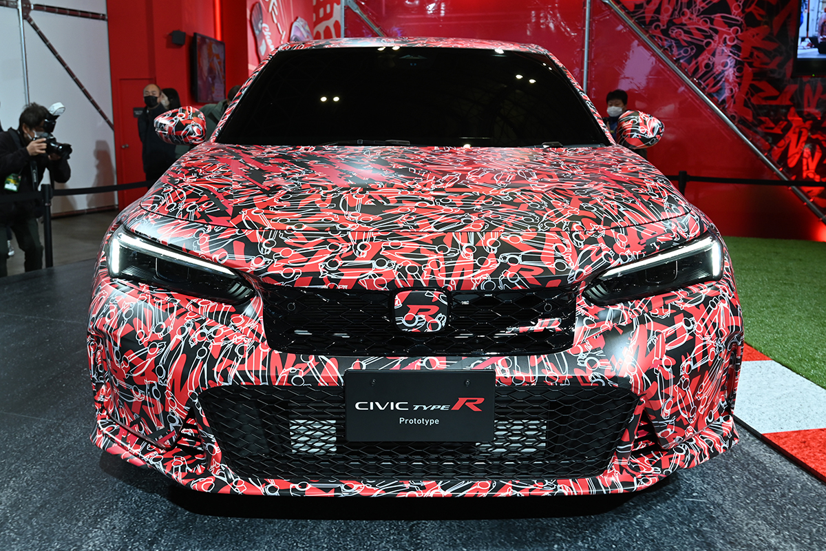 新型シビックタイプr 実車を見た反応も好印象の様子 販売方法には厳格な対応を求める声も みんなの声を聞いてみた 話題を先取り 新型車 解説22 Mota