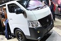 車内が“ひとつの部屋“！ ソファやベッドを備えた日産 新型キャラバン マイルームコンセプト【東京オートサロン2022】