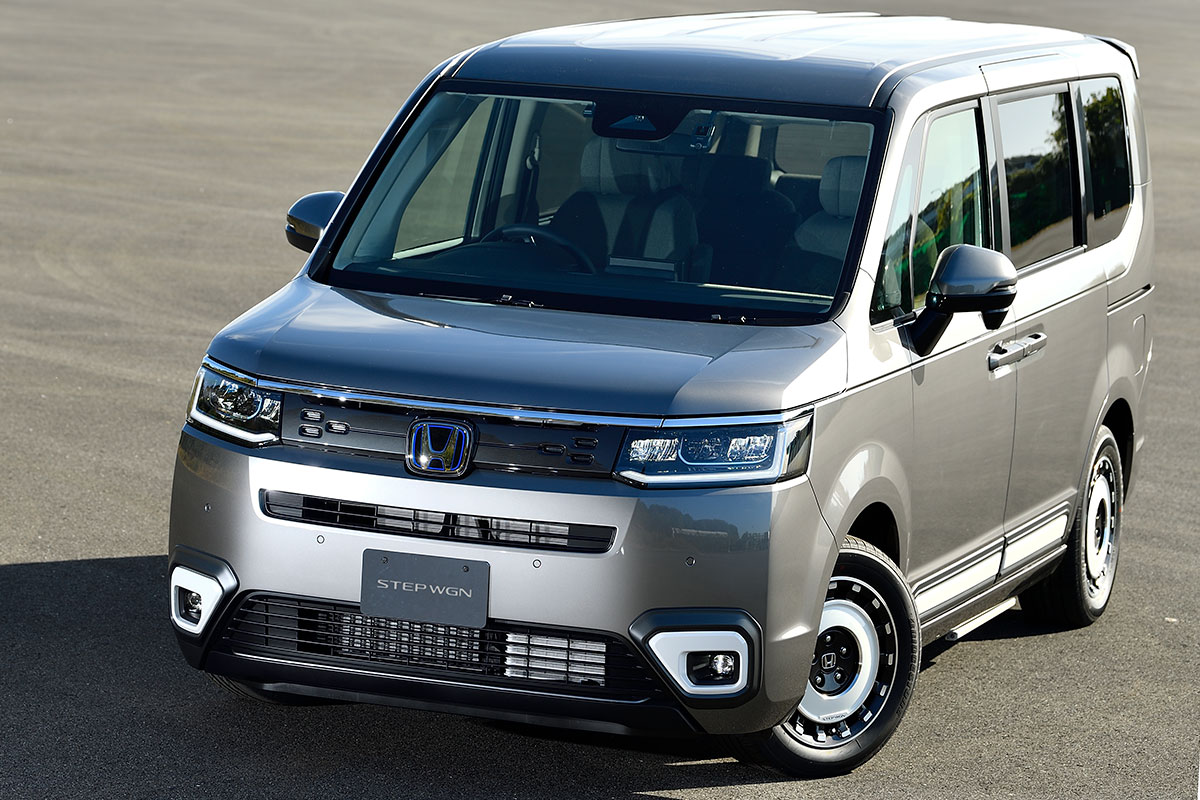 新型ステップワゴンがクロスオーバーsuvに変身 Air Spada 各モデルに用意された豊富な純正アクセサリーにも注目 話題を先取り 新型車解説22 Mota