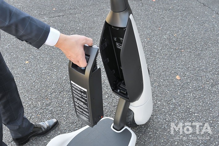 トヨタ 超小型BEV「C+walk T（シーウォークティー）」リチウムイオンバッテリー[2021年10月1日発売]
