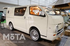 1960年代のダッヂ・バン風カスタムを施した「TSDstyling」のトヨタ ハイエース【東京アウトドアショー2022】