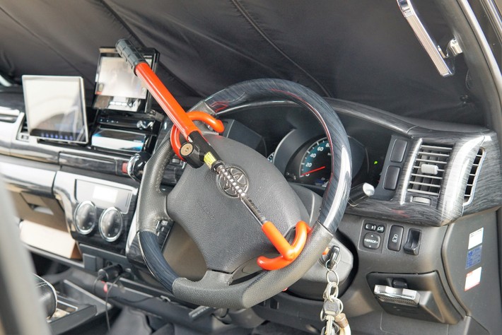 釣りをしているあいだの盗難対策として、ハンドルロックとペダルロックを併用している