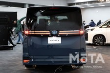 トヨタ 新型ノア／ヴォクシー「トヨタ 新型ヴォクシー Ｓ-Z（ハイブリッド・2WD・7人乗り）」[2022年1月13日フルモデルチェンジ]