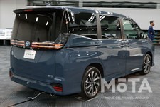 トヨタ 新型ノア／ヴォクシー「トヨタ 新型ヴォクシー Ｓ-Z（ハイブリッド・2WD・7人乗り）」[2022年1月13日フルモデルチェンジ]