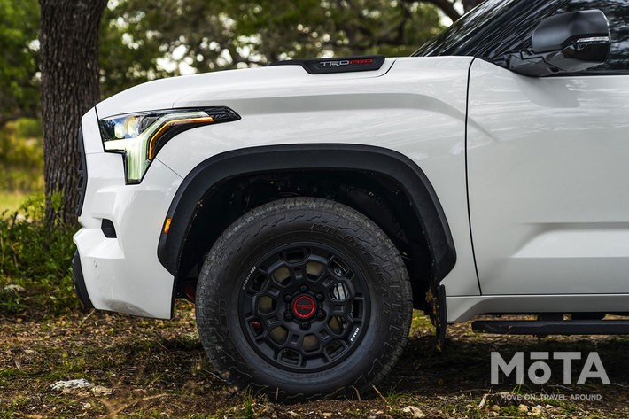 ランクルが小さく見える！ トヨタの新型SUV「セコイア」は全長