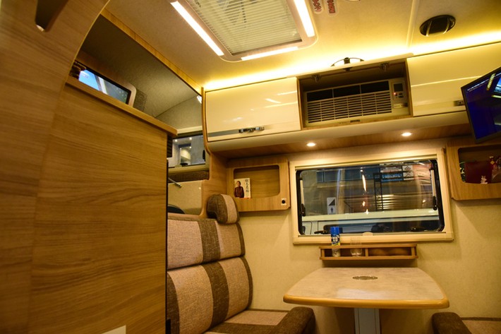 ダイレクトカーズ