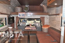 トヨタ タウンエーストラックをベースにしたキャンピングカー「M.Y.S ミスティック／レジストロ アウル」【ジャパンキャンピングカーショー2022】