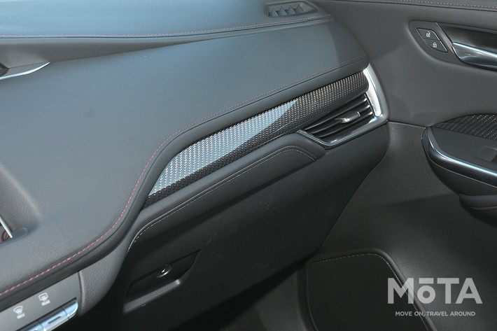 キャデラック XT4 スポーツ