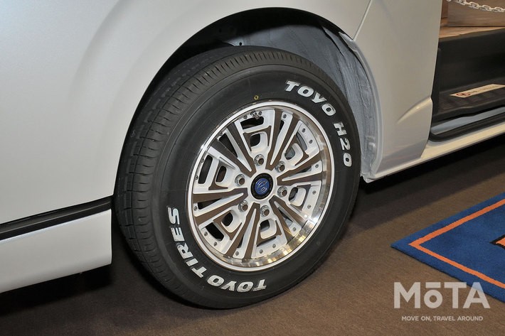 トヨタ ハイエース（200系） キャンピングカー（バンコンバージョン）「ウィニー」（ダイレクトカーズ）【ジャパンキャンピングカーショー2022】