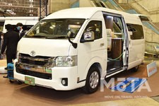 トヨタ ハイエース（200系） キャンピングカー（バンコンバージョン）「リトリート スーパーロング II」（ダイレクトカーズ）【ジャパンキャンピングカーショー2022】