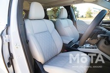 三菱 新型アウトランダーPHEV（内装）