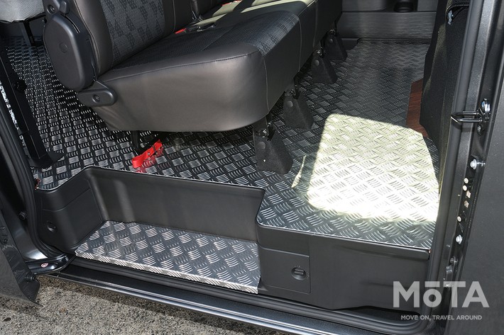 日産 キャラバン CRS OUTGEAR／株式会社シーアールエス