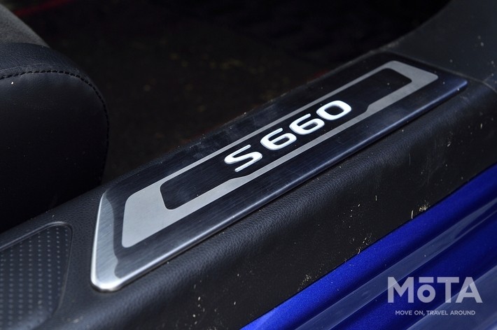 ホンダ S660のサイドステップガーニッシュ