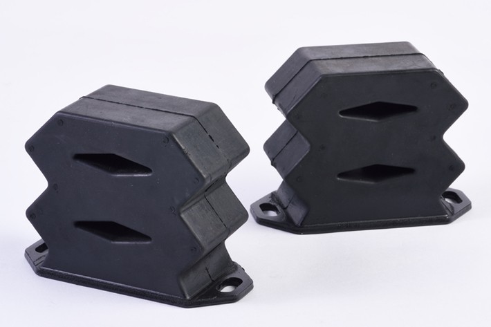 ハイエース用バンプラバー／ショウワガレージ