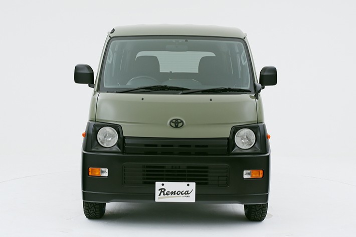 特徴的な優しいフェイス。どこか懐かしい雰囲気がRenocaらしい