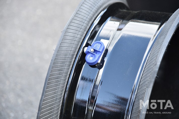 タイヤの内部に装着されるTPMS