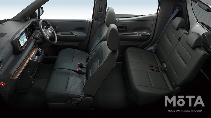 日産 サクラ 内装色