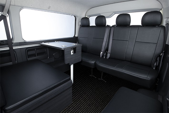 シックな雰囲気のブラックで統一することもできる