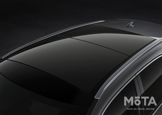 パノラマルーフ仕様も用意