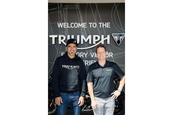 リッキー・カーマイケルとイヴァン・セルバンテスがトライアンフ・ファクトリーでの開発テストに参加