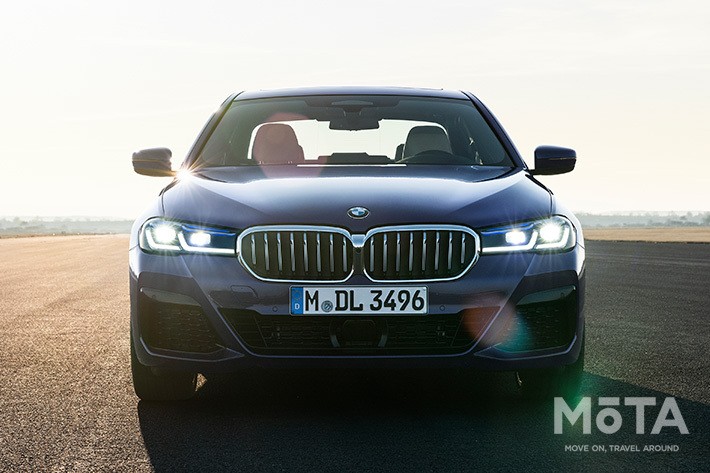 年新型モデル登場 Bmw 5シリーズの特徴 前モデルとの違いを徹底比較して再評価 徹底検証 22年mota車購入ガイド Mota