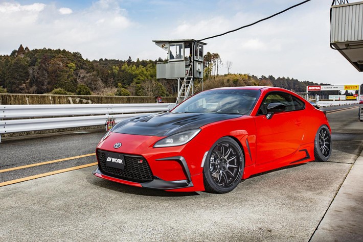 魅せるスポーツホイール「ZR10」の2ピースモデルが登場！ 深い