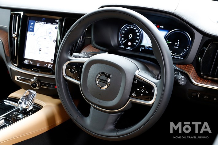 ボルボ V60 Recharge Plug-in hybrid T6 AWD Inscription