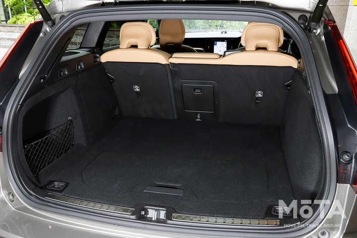 ボルボ V60 Recharge Plug-in hybrid T6 AWD Inscription