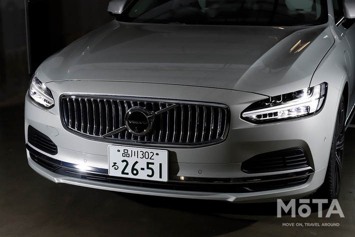 ボルボ V90 Recharge Plug-in hybrid T8 AWD Inscription
