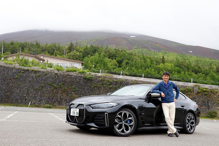 富士山5合目にて。この日はせっかく五合目まで来たのに、あいにくの天候で残念ながら頂上を拝むことができず