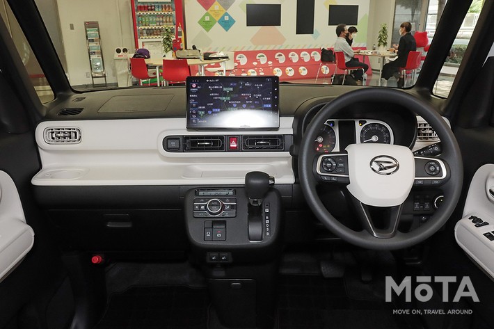 ダイハツ ムーヴキャンバス（ストライプス）