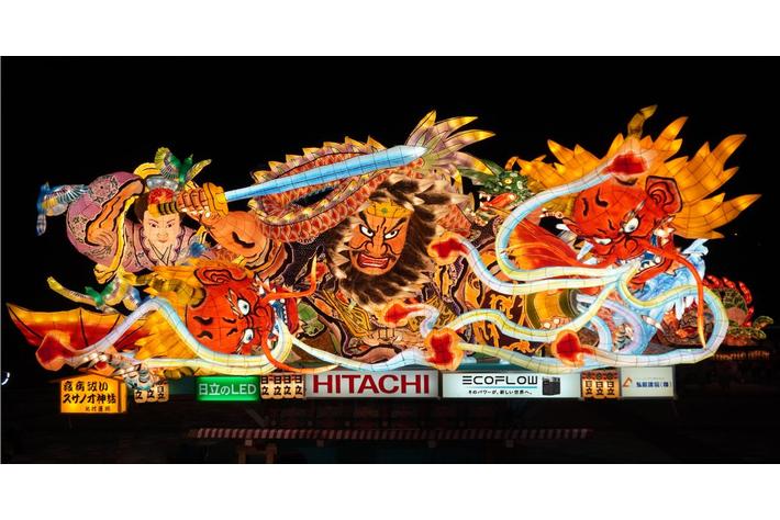 青森ねぶた祭において、EcoFlowのソーラーパネルとポータブル蓄電池を