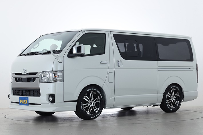 ハイエースをスタイリッシュに仕上げるオリジナルパーツ「Delfino Line