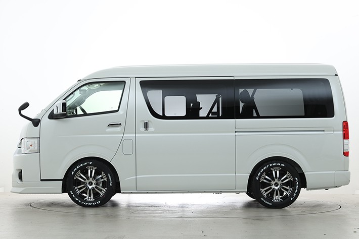 FLEX ハイエース Delfino Line フロントスポイラー　ワイドボディ ハイエース Delfino Line フロントスポイラー ワイドボディ