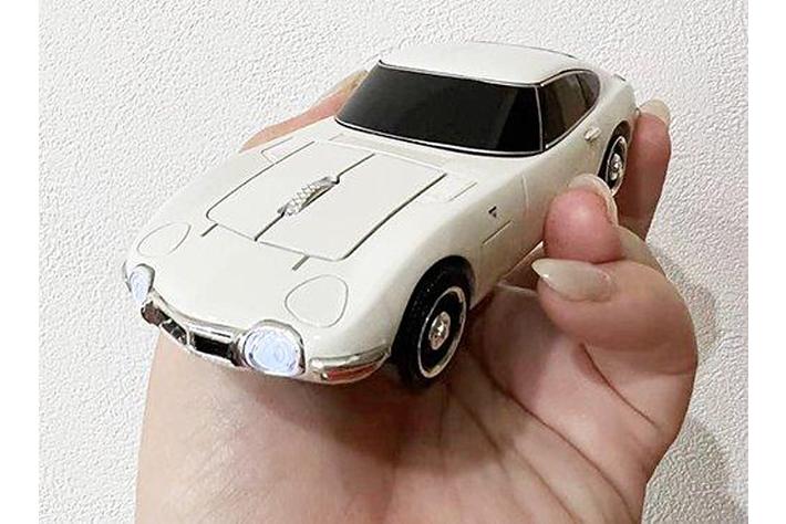 飾っておきたくなる！！手の平サイズでトヨタ 2000GT を再現した無線