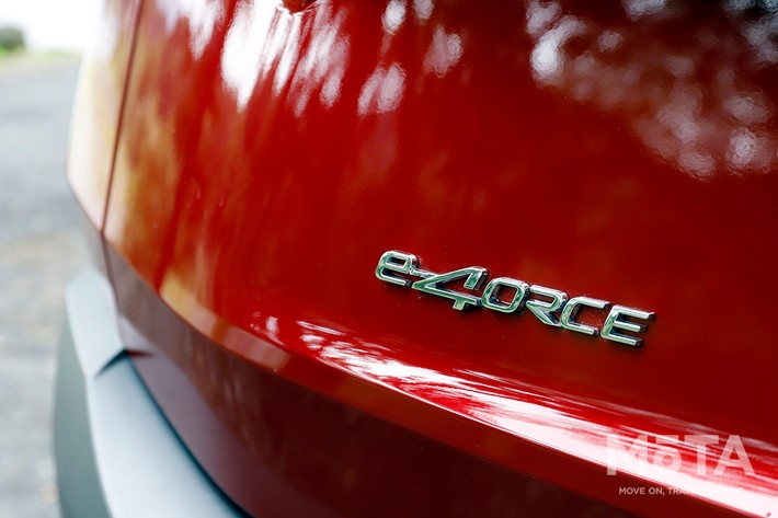 エクストレイルにもe-4ORCEが採用されている