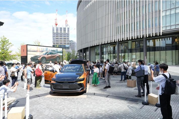 トヨタ 新型クラウンが福岡 大阪で初披露 Discover Your Crown 全国キャラバン 開催中 画像ギャラリー No 2 業界先取り 業界ニュース 自動車ニュース22国産車から輸入車まで Mota