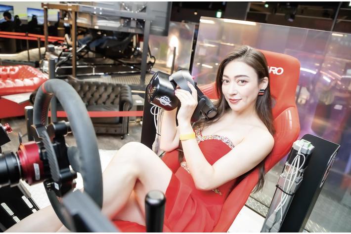 初コラボが実現！】美しすぎるレーシングドライバー「塚本ナナミ