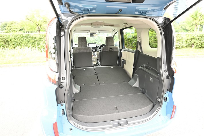 22年 トヨタ 新型シエンタは車中泊にもぴったりなシートアレンジの豊富さが魅力 買い得グレードは中間のgだが早く欲しいなら最上級のzを選ぶべきだ 徹底検証 22年新型車種ー試乗レポート Mota
