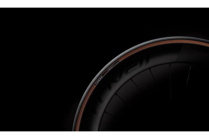 スペシャライズドが歴史と定評のあるロードタイヤを一新。新しい