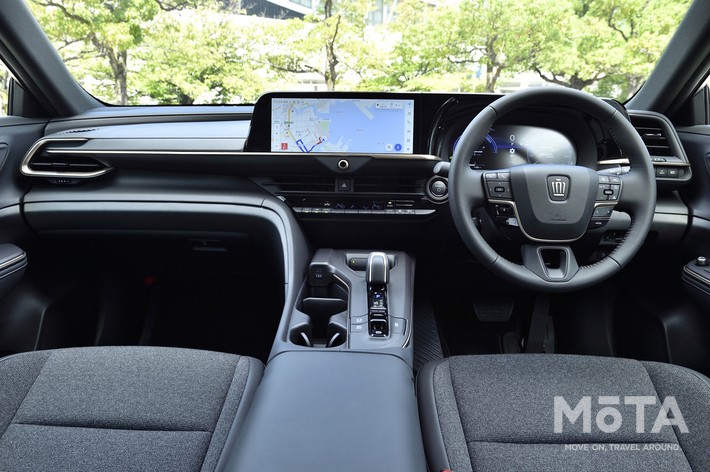 新型クラウンクロスオーバーのインパネ