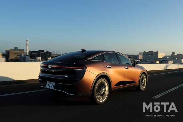 トヨタ 新型クラウンクロスオーバー G アドバンスト レザーパッケージ(G Advanced Leather Package)